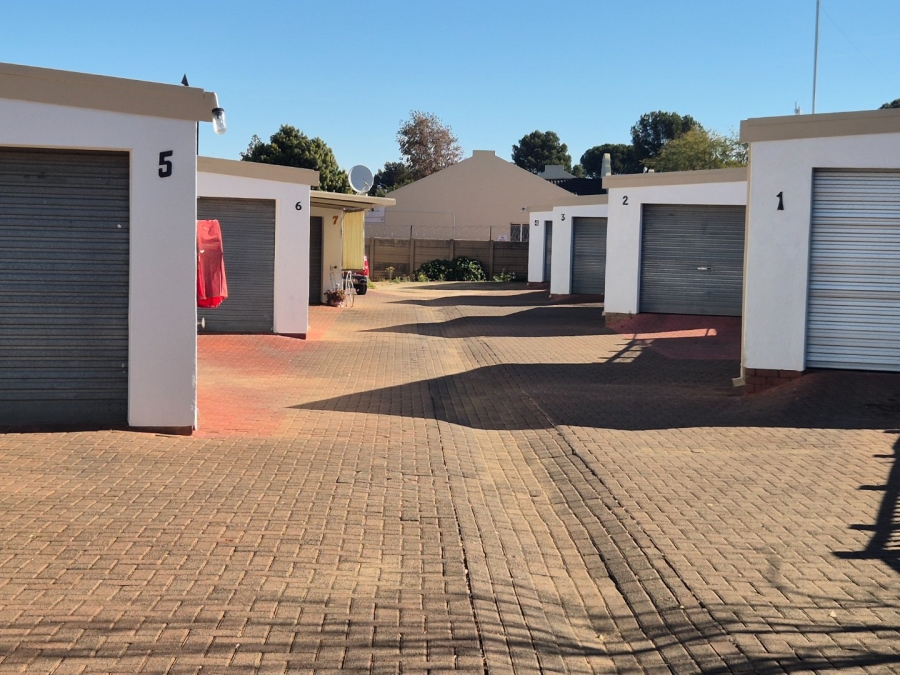  Bedroom Property for Sale in Uitsig Free State
